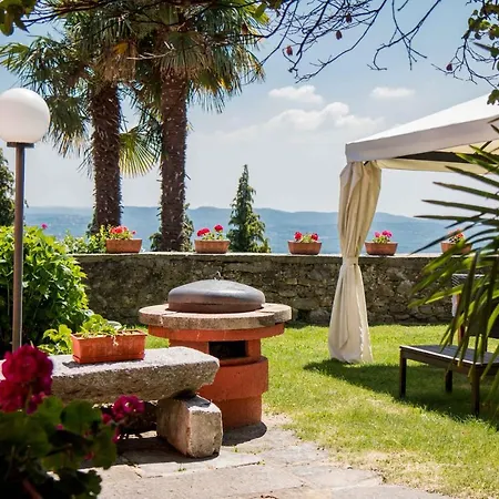 Appartement Sleeps 6 With Pool And Wifi